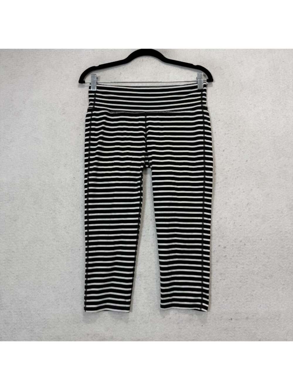 Athleta Leggings Womens M Black Stripe Cropped Ankle Yoga Athletic Stretch